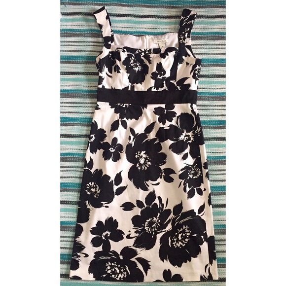 White House Black Market Floral Sheath Dress - Picture 5 of 9